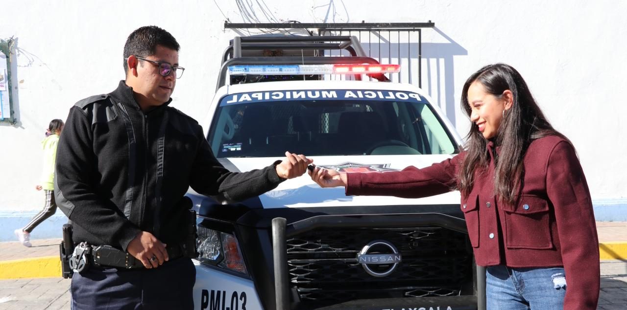 Presidenta Municipal de Ixtenco entrega nueva unidad a la Policía Municipal para fortalecer la seguridad