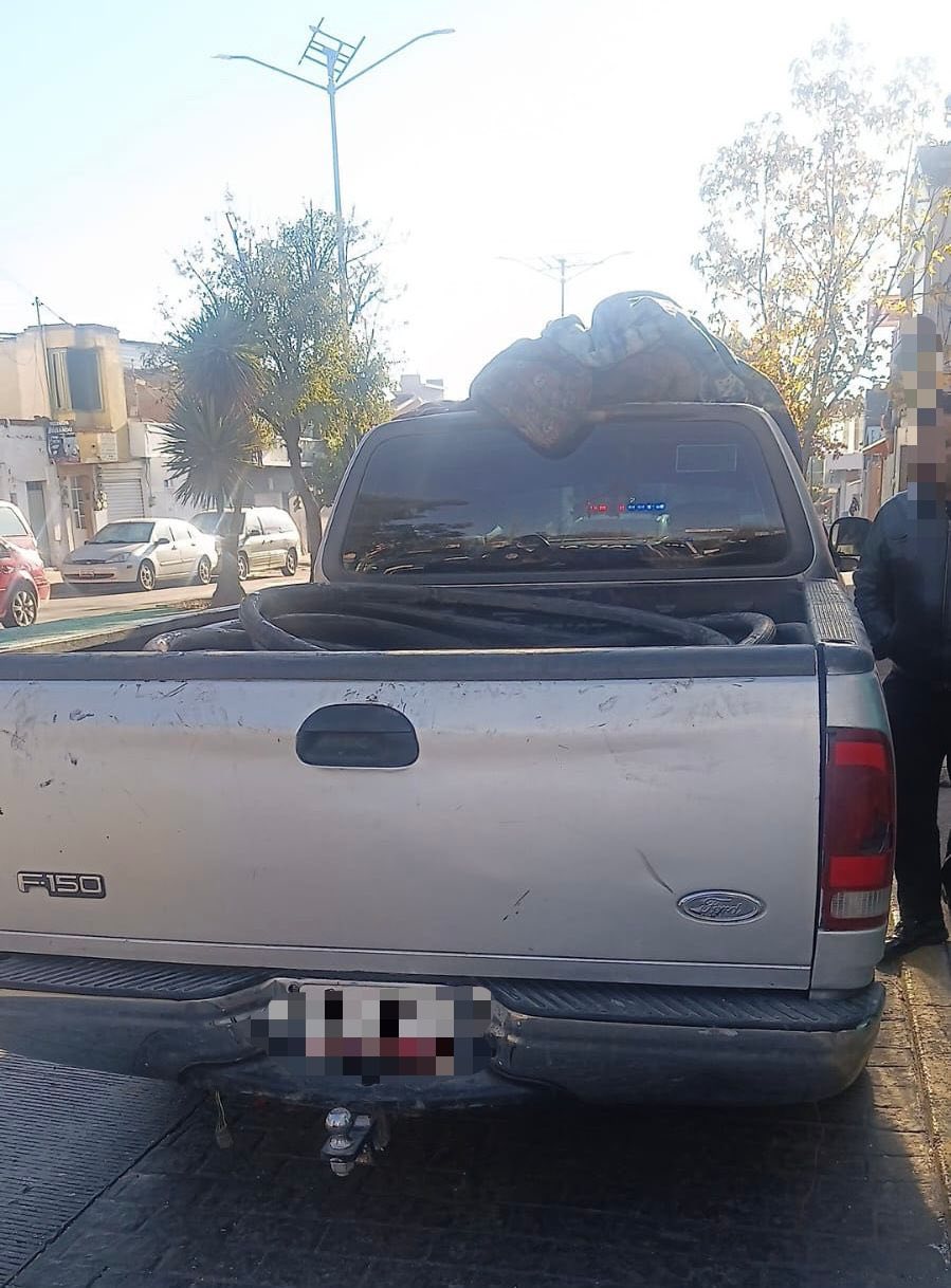 ASEGURA POLICÍA DE APIZACO VEHÍCULO POR PRESUNTO ROBO DE CABLEADO TELEFÓNICO.