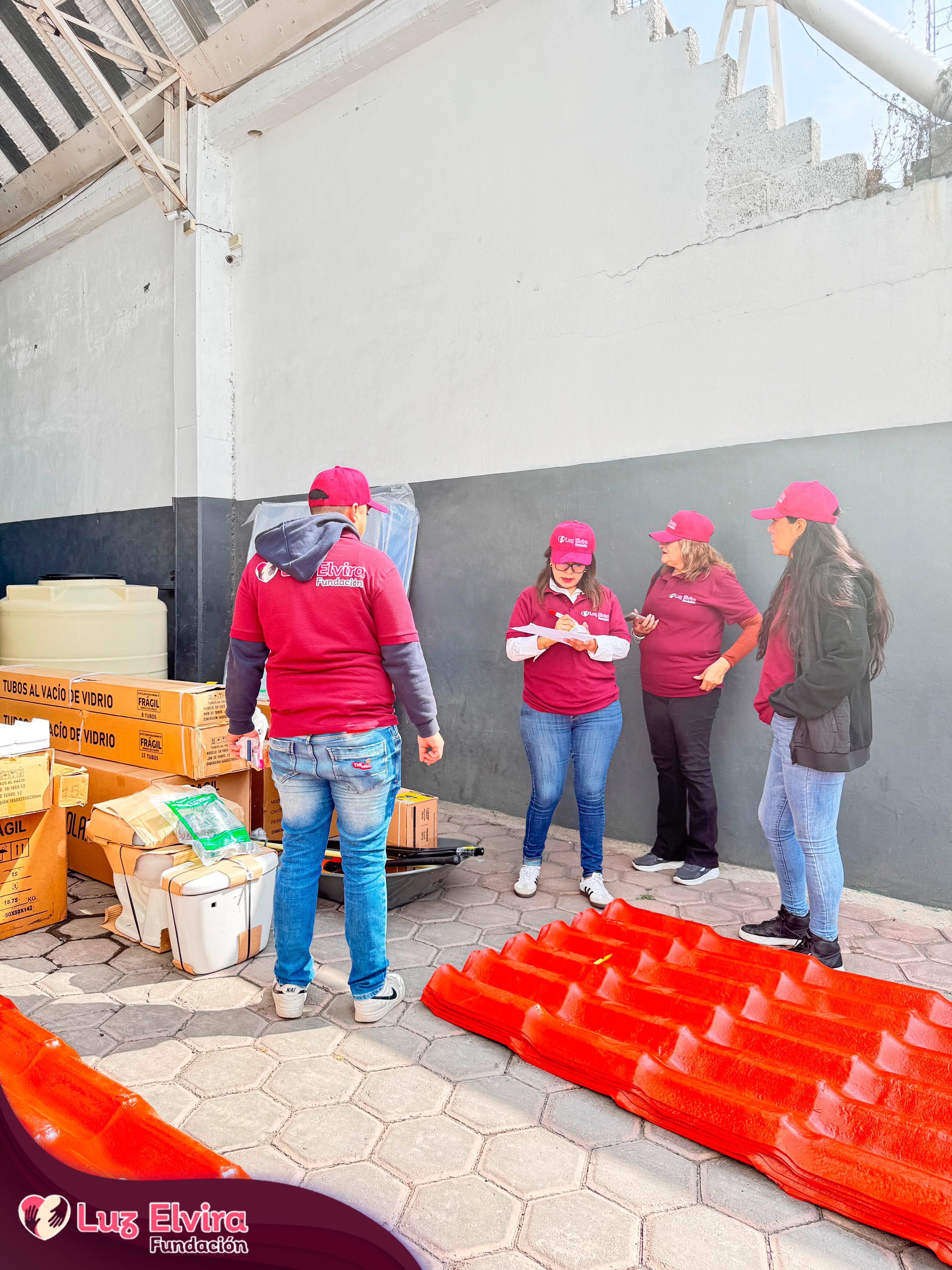 la fundación Luz Elvira, realiza la entrega de Apoyos a bajo costo y brinda servicios gratuitos en Apizaco