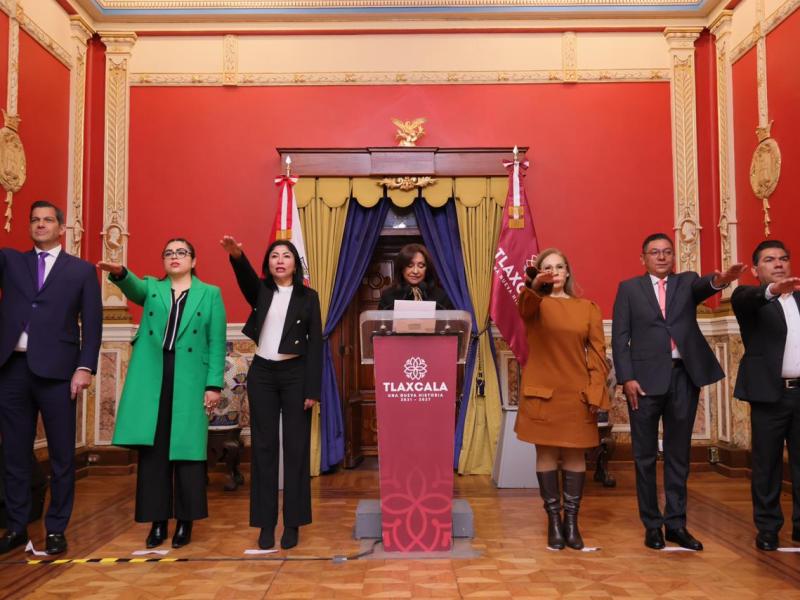 GOBERNADORA FORTALECE ÁREAS ESTRÉGICAS; ENTREGA NOMBRAMIENTOS A NUEVOS INTEGRANTES DEL GABINETE LEGAL Y AMPLIADO