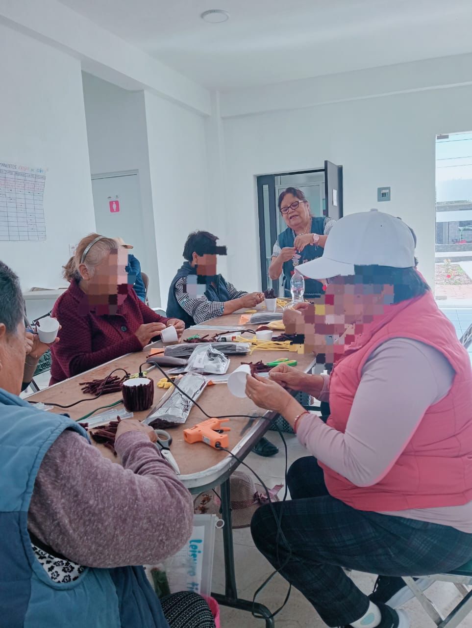 Impulsa Gobierno de Ixtenco actividades creativas para adultos mayores