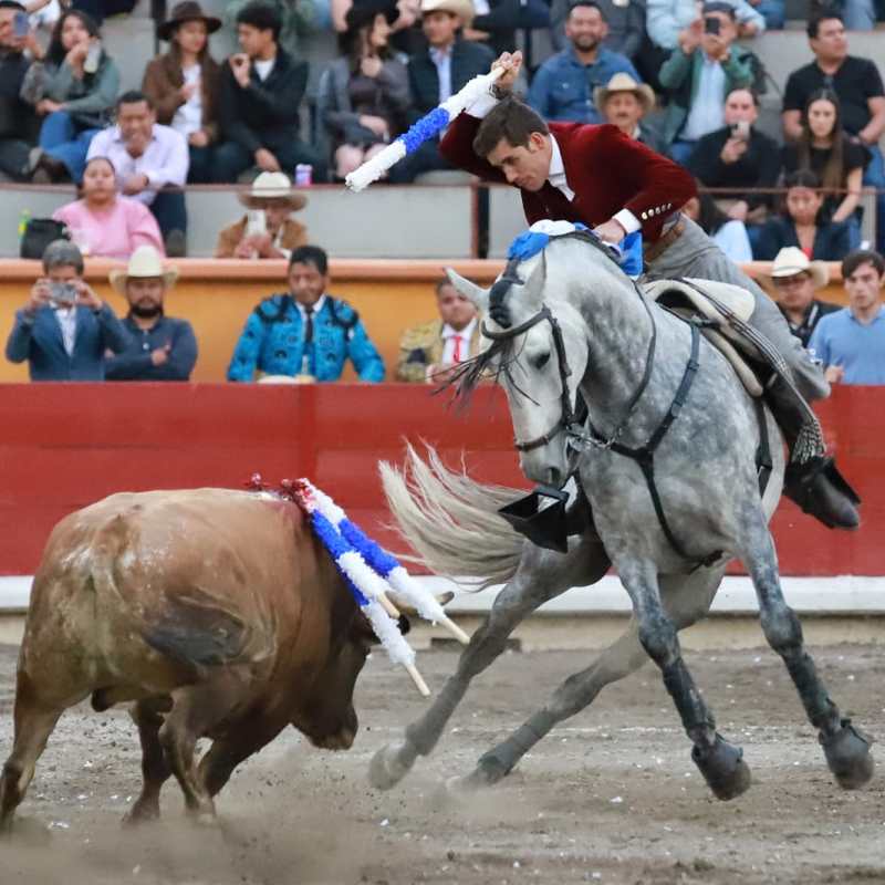 Diego San Román indulta el ánimo en Apizaco y corta dos orejas y rabo en la corrida de feria 2026