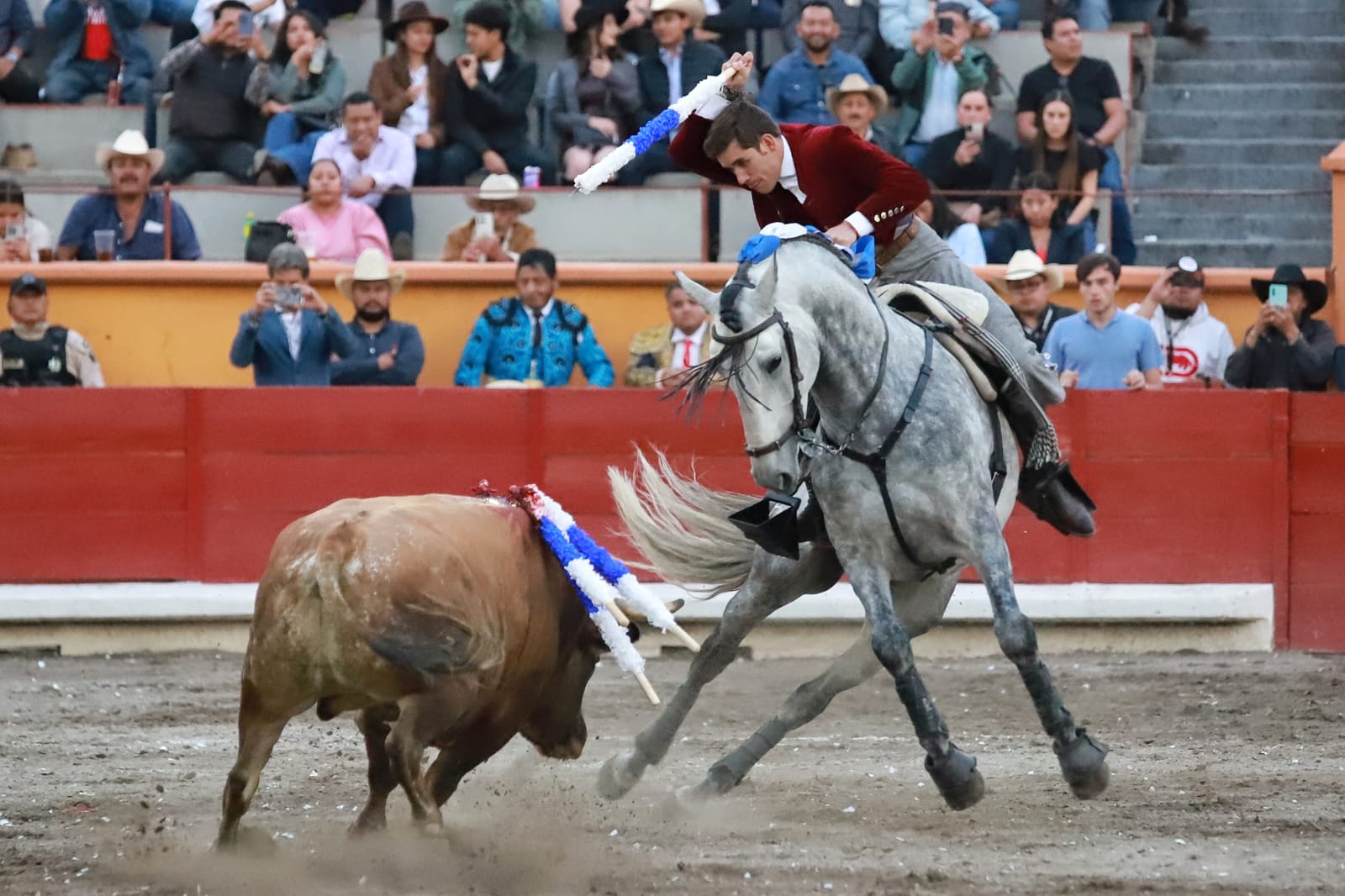 Diego San Román indulta el ánimo en Apizaco y corta dos orejas y rabo en la corrida de feria 2026