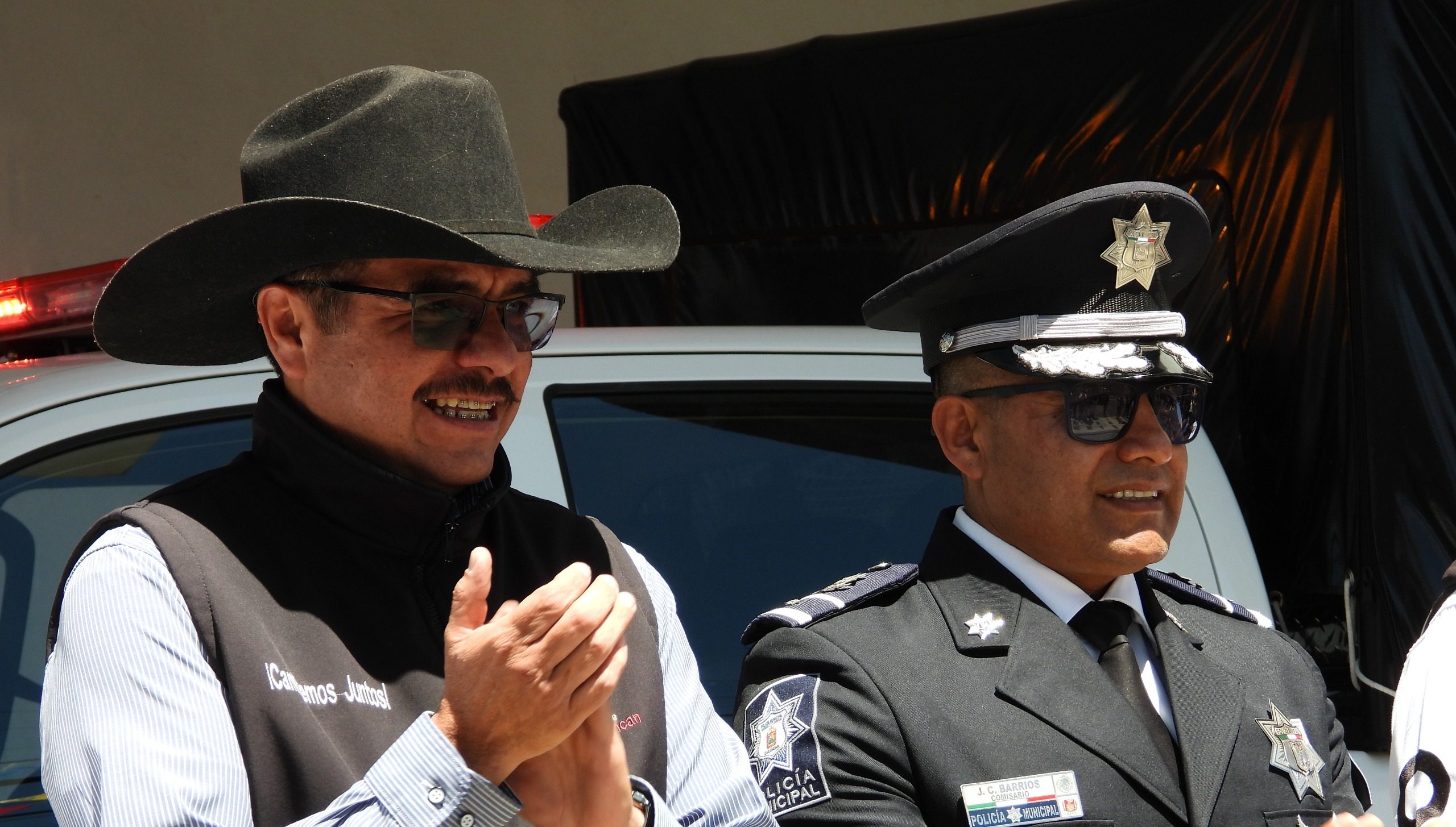 Entregan 7 vehículos nuevos en Yauhquemehcan