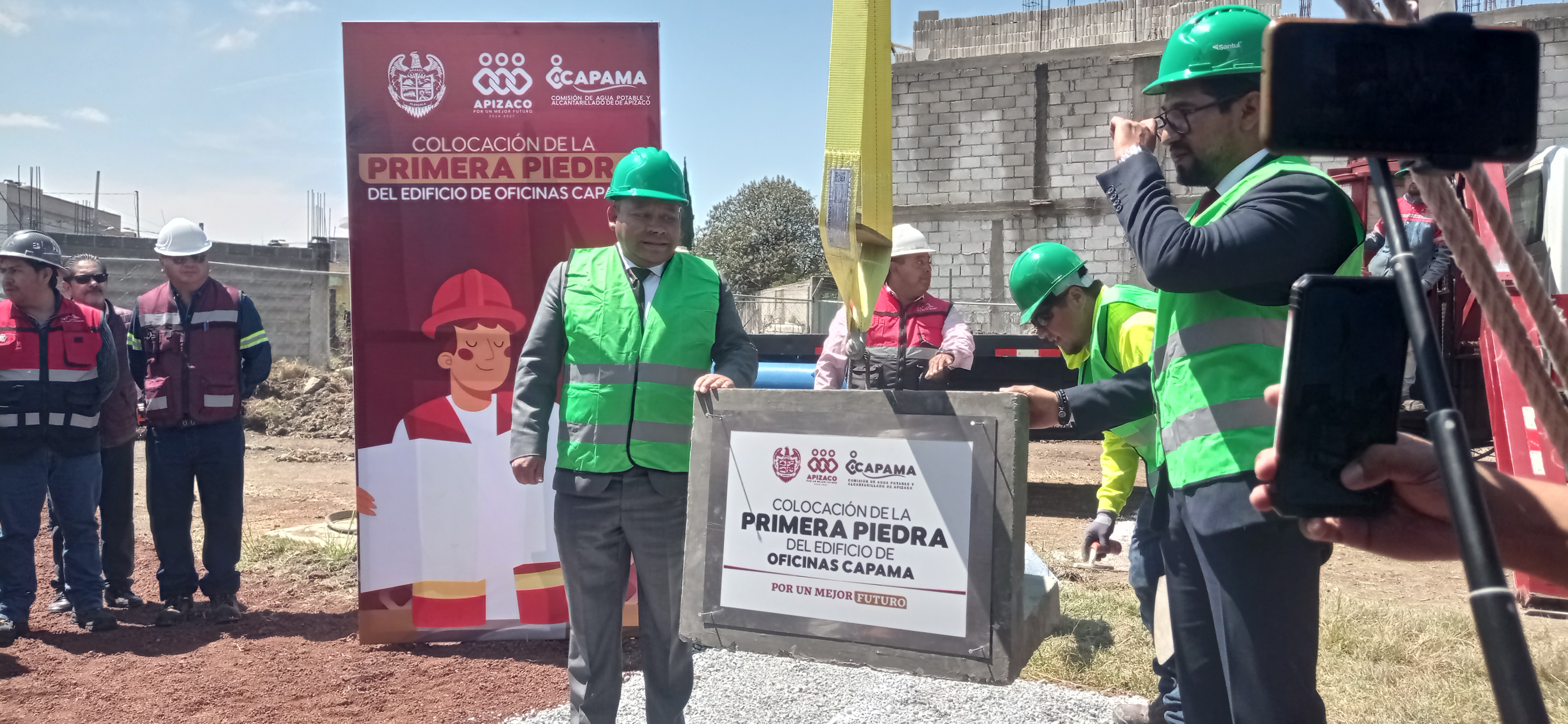 Colocación de la Primera Piedra del Edificio Administrativo de CAPAMA