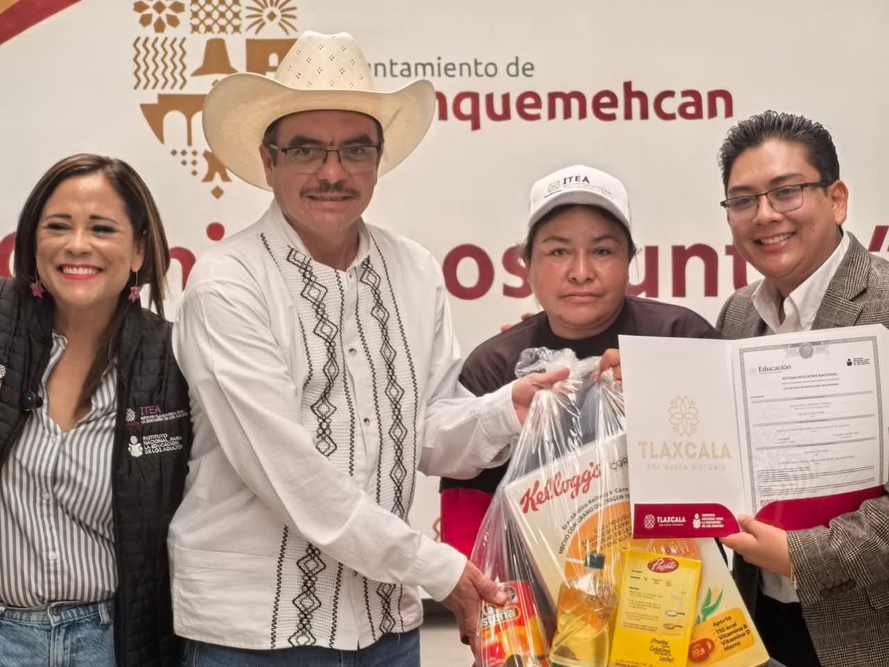 Ayuntamiento de Yauhquemehcan y el ITEJPA entregan certificados