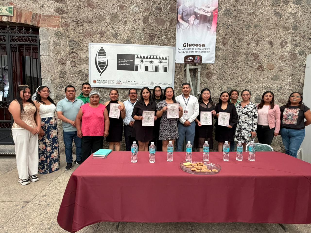 Concluye con éxito curso de Maquillaje Básico en Ixtenco; mujeres reciben certificación de ICATLAX