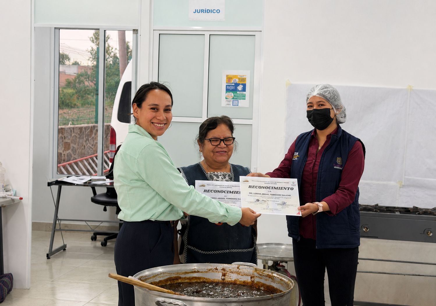 MUJERES DE IXTENCO CONCLUYEN CURSO DE CONSERVAS