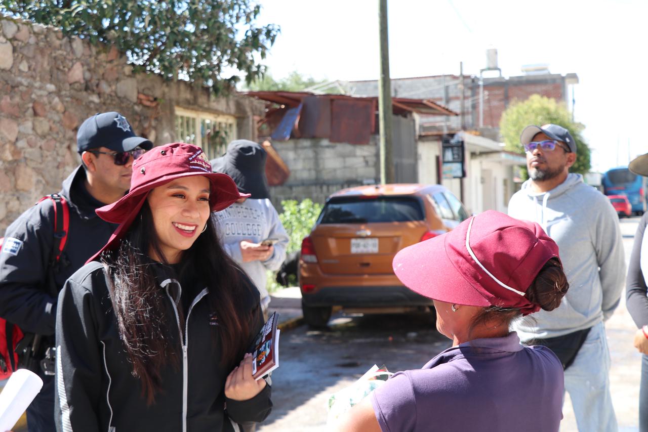 ALINE LAZO RECORRE SAN JUAN SEGUNDO Y ATIENDE DE FRENTE A LA CIUDADANÍA