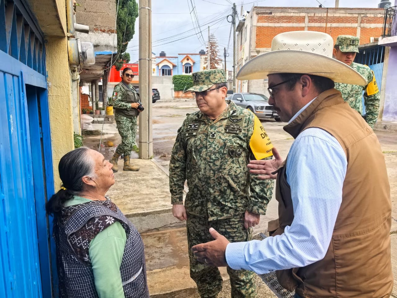 AUTORIDADES MUNICIPALES Y 23/A ZONA MILITAR RECORREN ZONAS AFECTADAS POR LLUVIAS EN YAUHQUEMECAN