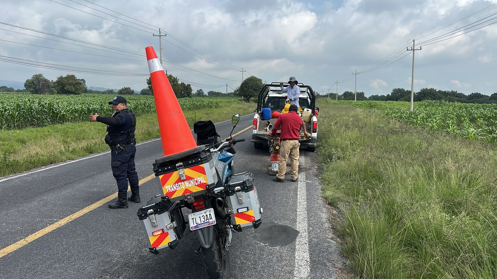 INTENSIFICA GOBIERNO DE IXTENCO LABORES DE BACHEO PARA PREVENIR ACCIDENTES