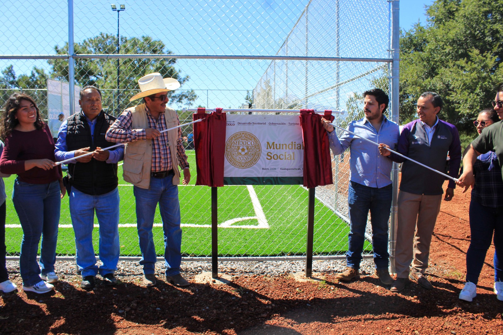 Entregan en Yauhquemehcan cancha de Fútbol 5