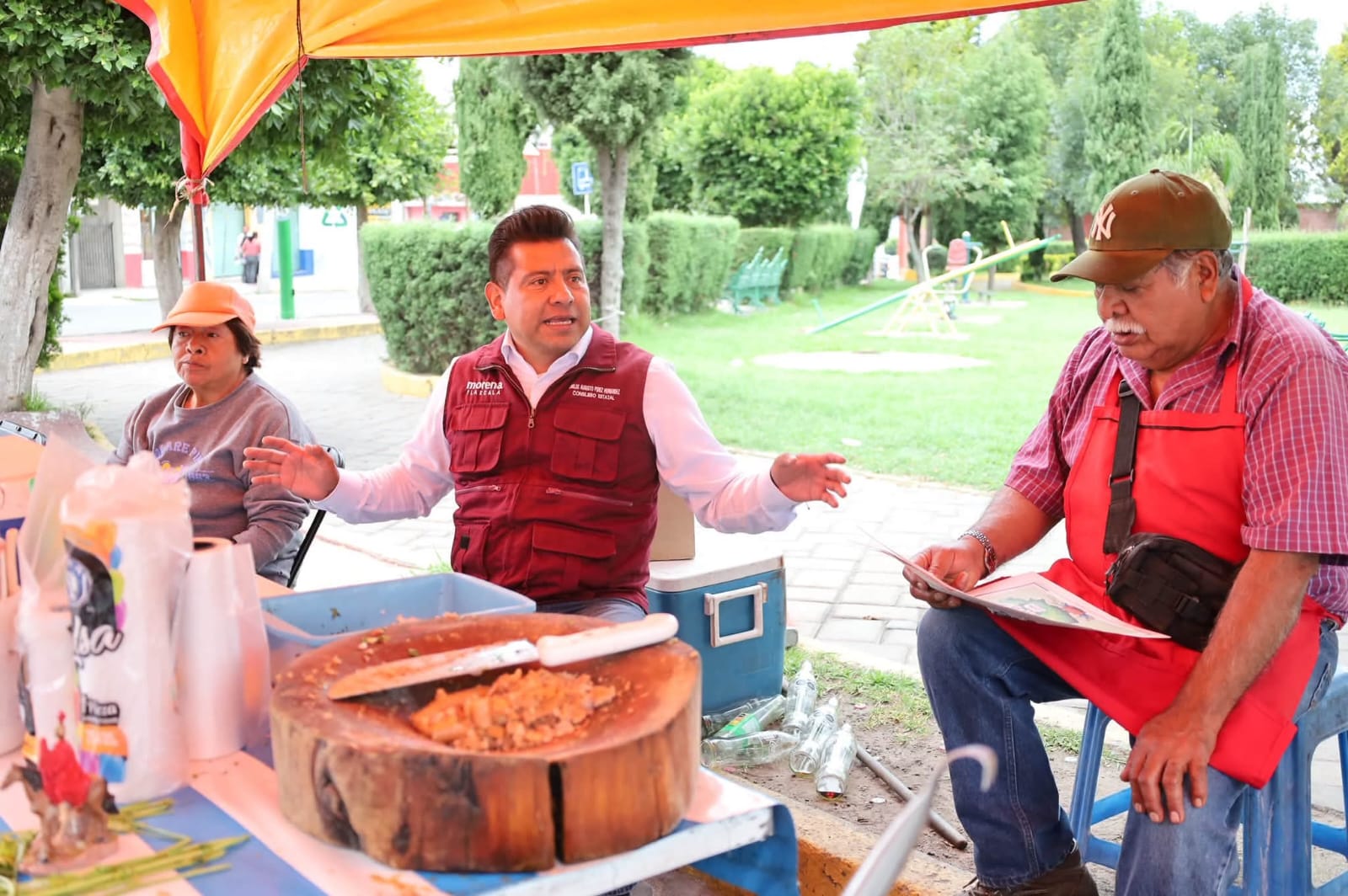 Carlos Augusto Pérez Hernández fortalece trabajo territorial con recorrido casa por casa en Tetlanohcan