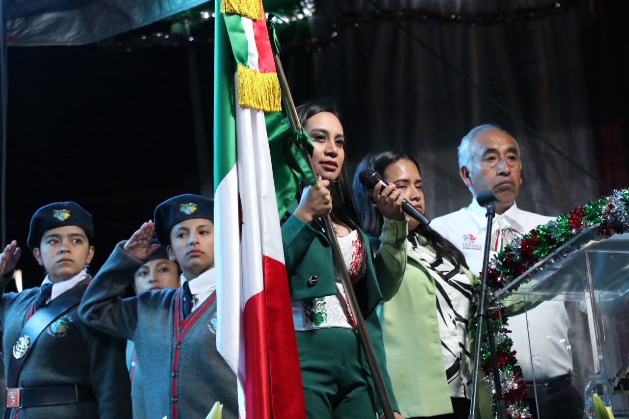 ALINE LAZO ENCABEZA EL GRITO DE INDEPENDENCIA EN IXTENCO