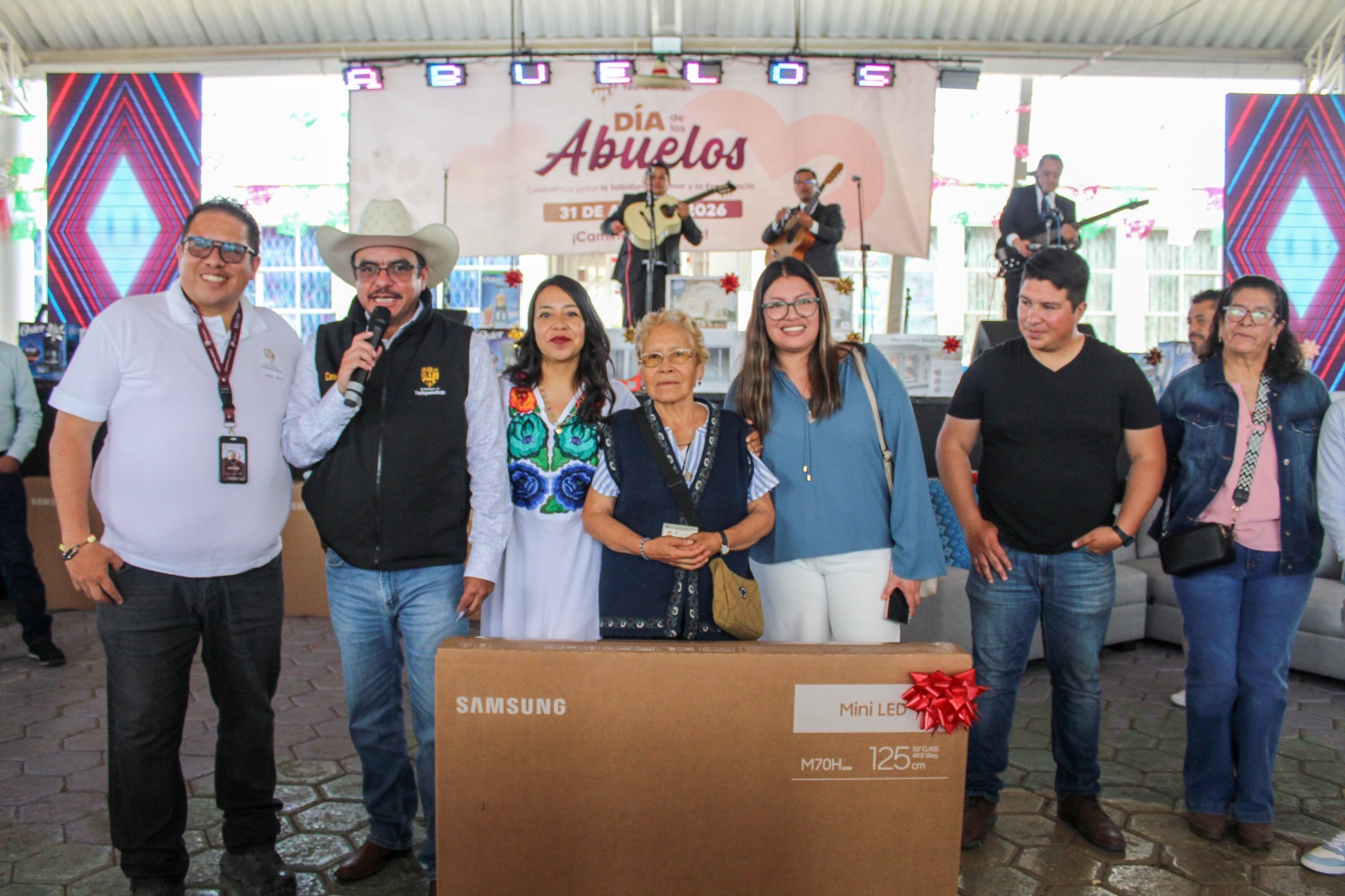Celebran a lo grande Día del Abuelo en Yauhquemehcan