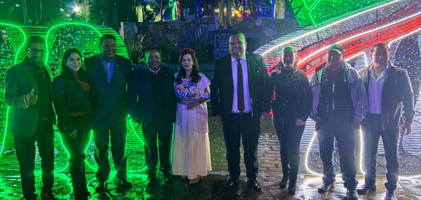 ILUMINA GOBIERNO DE APIZACO EL CENTRO DE LA CIUDAD CON MOTIVO DE LAS FIESTAS PATRIAS