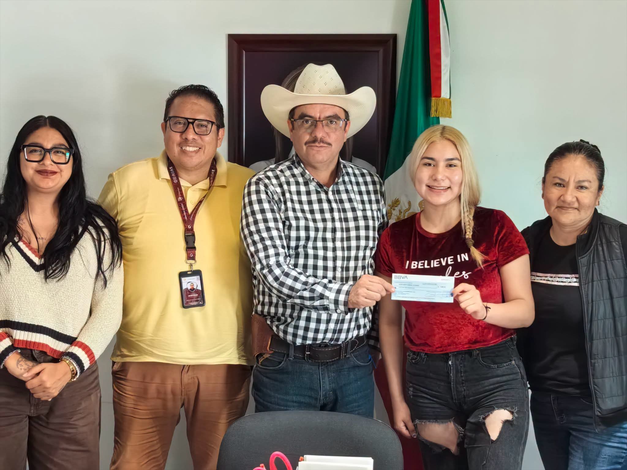 Apoya Yauhquemehcan a joven que competirá en Dinamarca