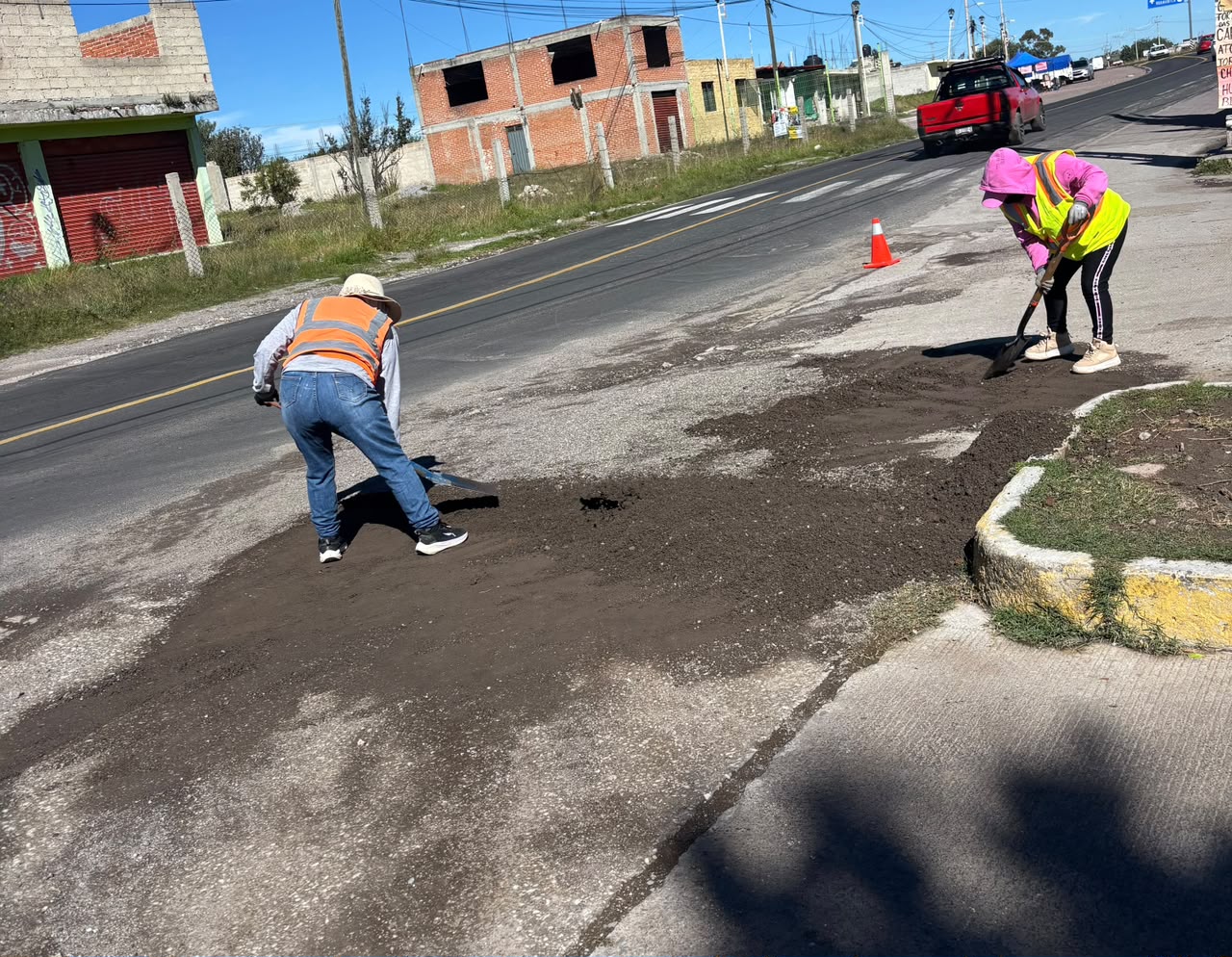 CUADRILLAS DE EMPLEO TEMPORAL MANTIENEN LIMPIOS DISTINTOS PUNTOS DE IXTENCO